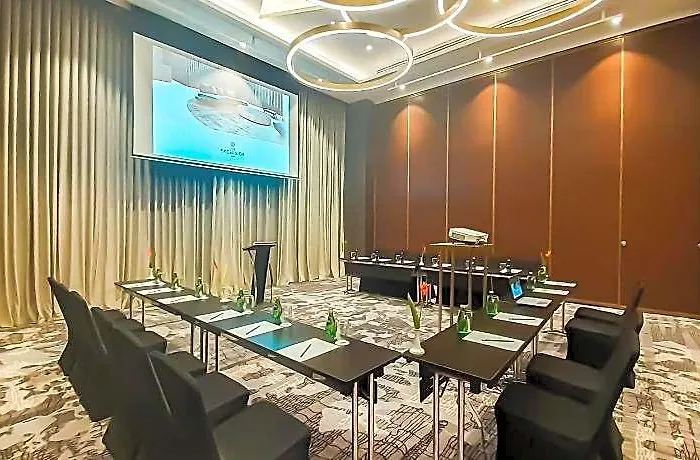 Отель The Excelsior Pinas 4*