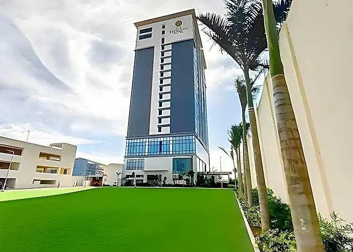 The Excelsior Pinas 4*