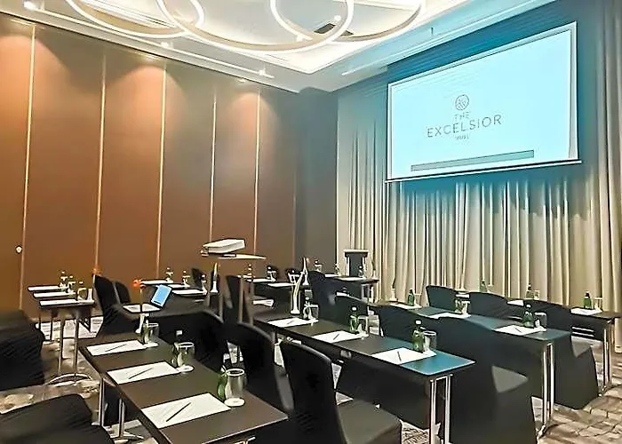 The Excelsior Pinas Отель 4*