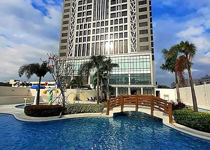 The Excelsior Pinas 4*