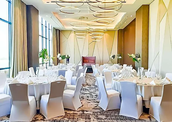 Hotel The Excelsior Pinas 4*